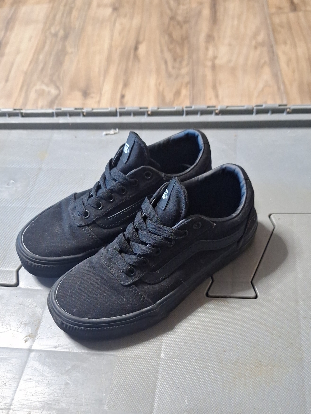 Vans Black Low-Top Kids' Skate Sneakers